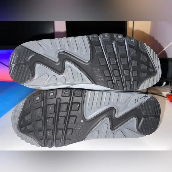 Nike Air Max 90 LTR GS - Picture 2 of 9